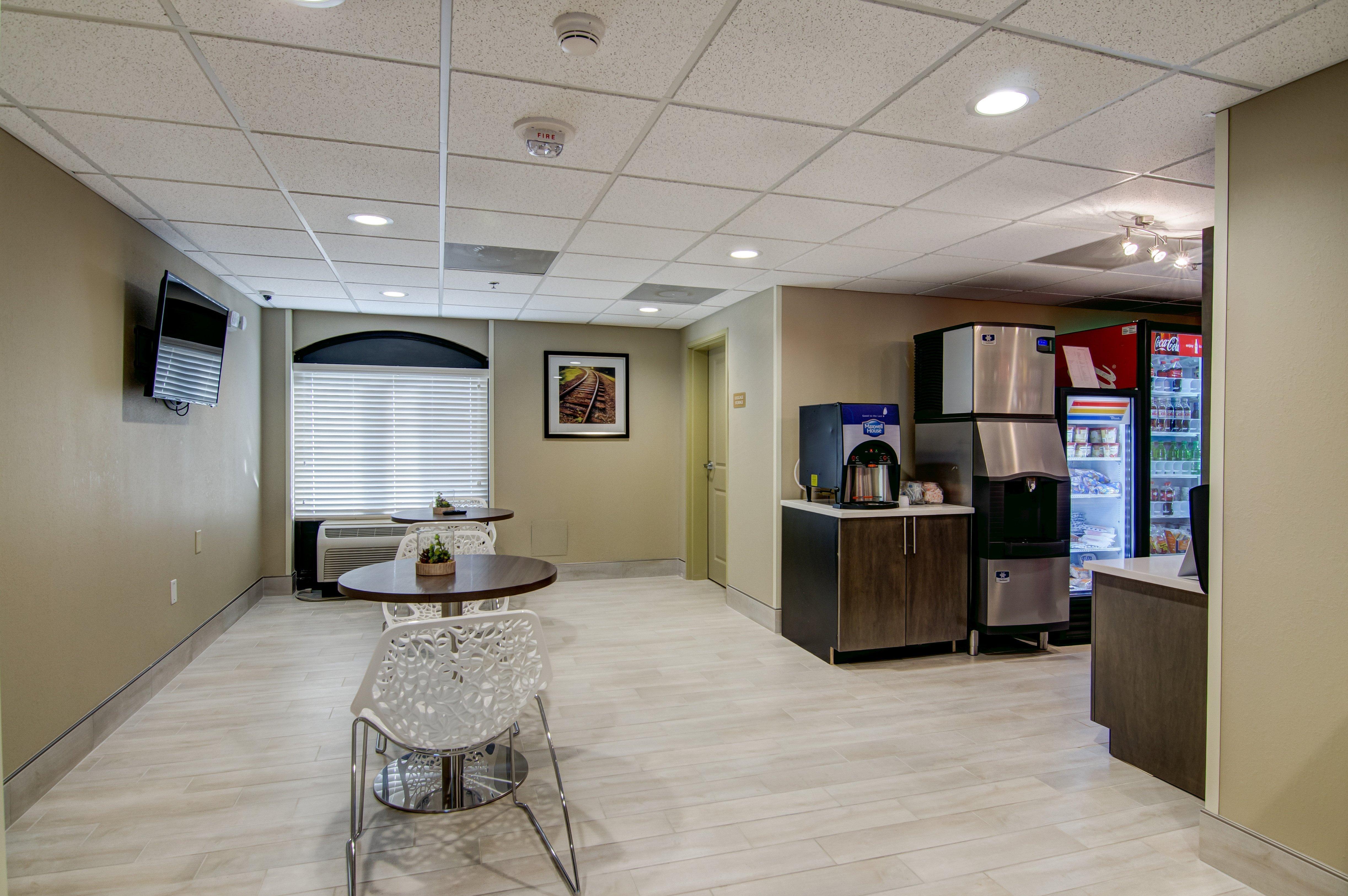 Candlewood Richmond - West Broad By Ihg Hotel