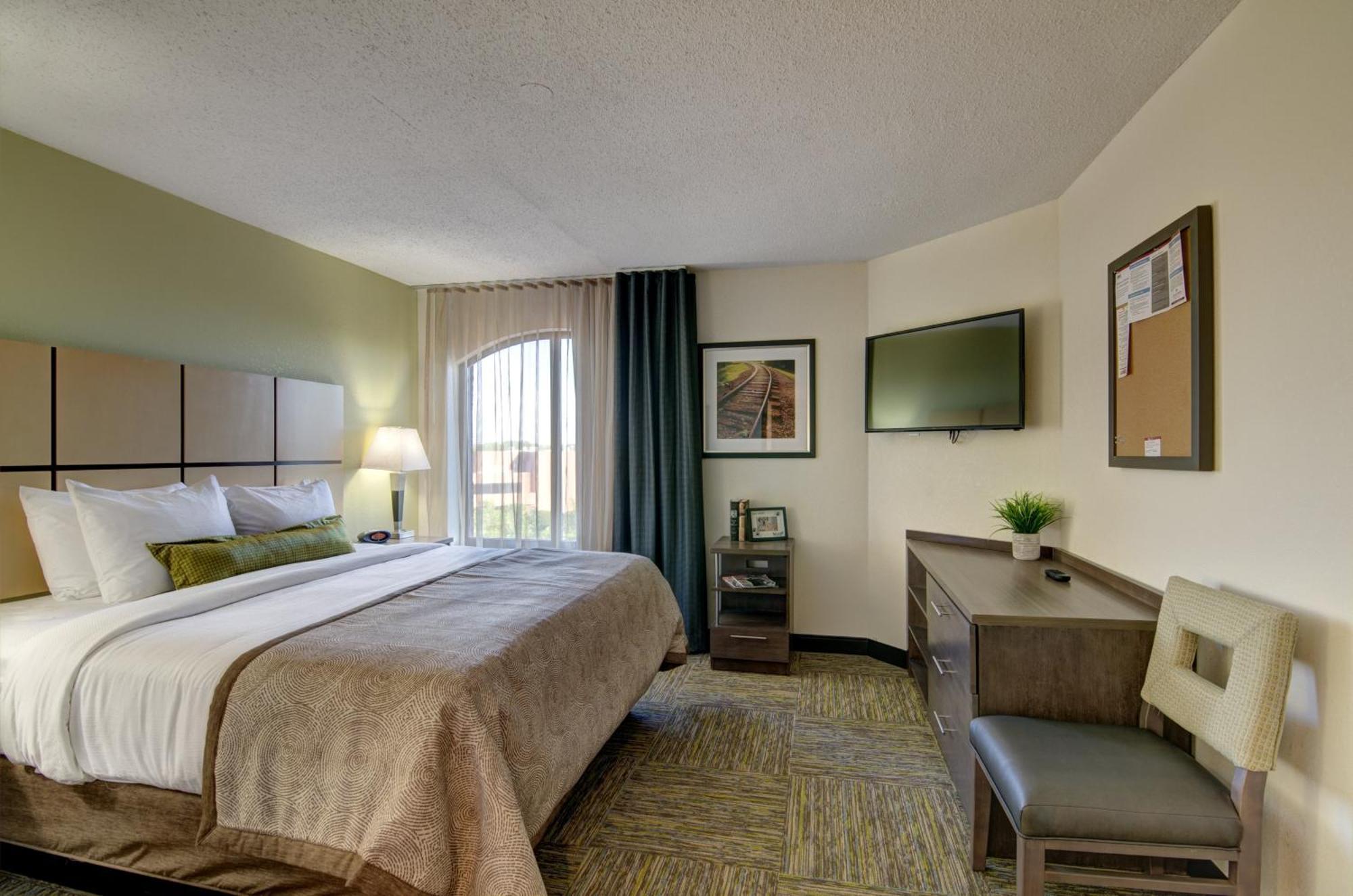 Candlewood Richmond - West Broad By Ihg Hotel